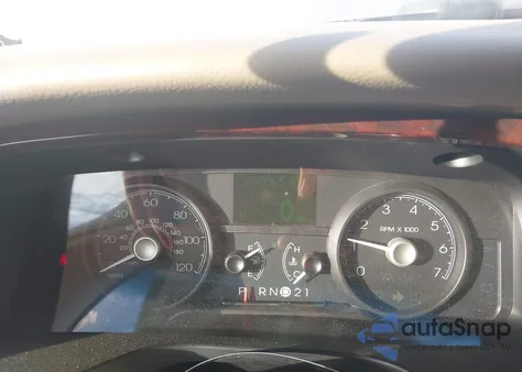 2008 Lincoln Town Car Signature L from USA, damaged, VIN 2LNHM85W98X634371